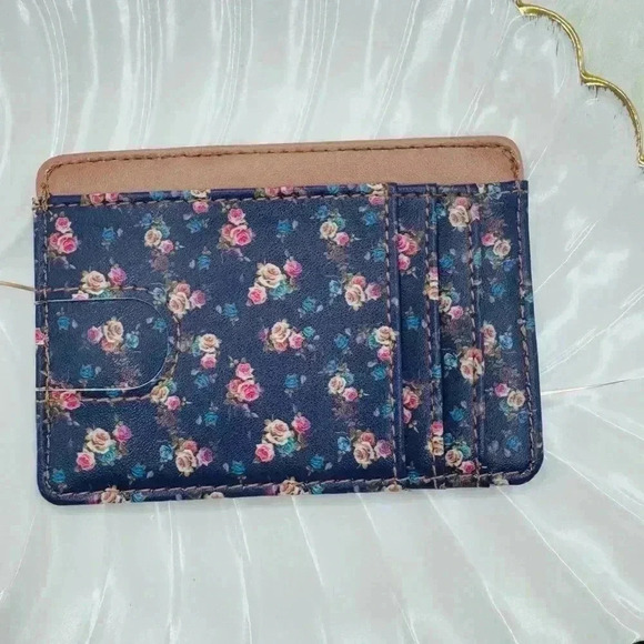 Chic Floral Card RFID-Blocking Faux Leather Wallet - Picture 6 of 6
